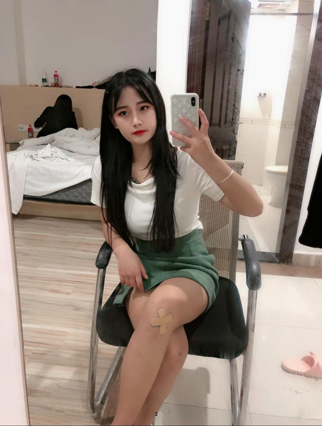 白云子嫣：人照合一，颜值身材正点，服务给力配合绝